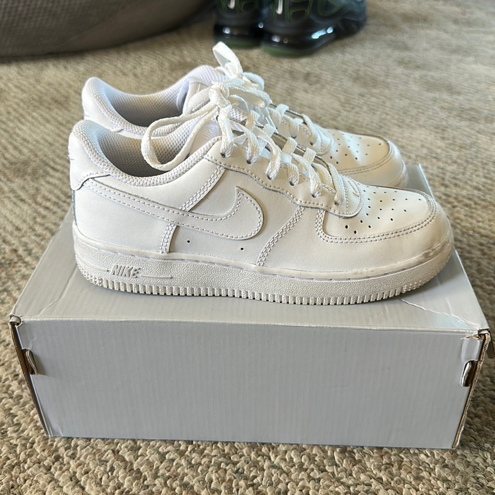 Nike Air Force 1. Size 2Y